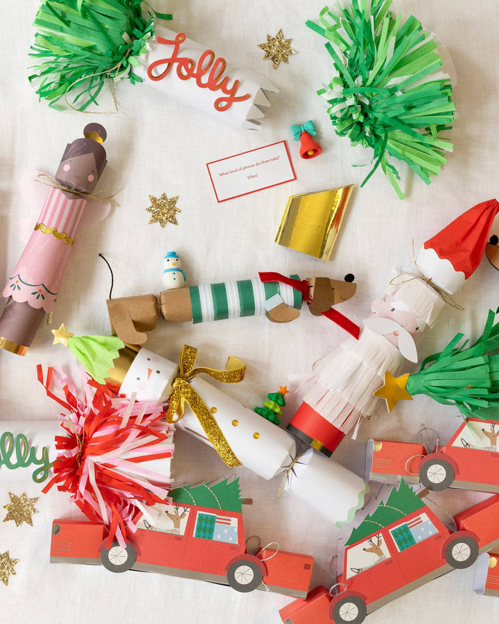 Jolly Holly Fringe Crackers