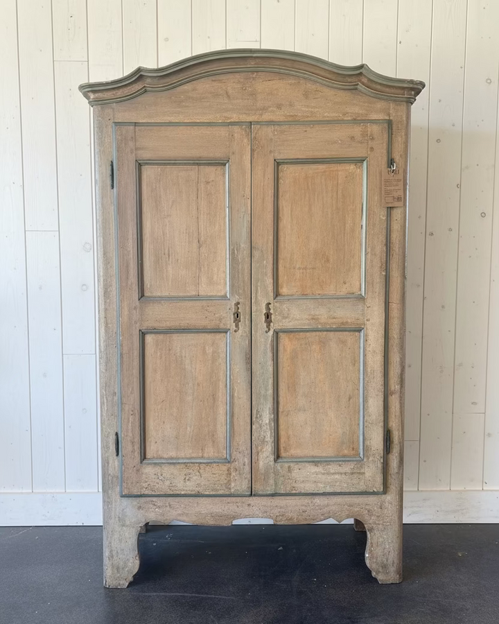 Small Lacquered Wardrobe