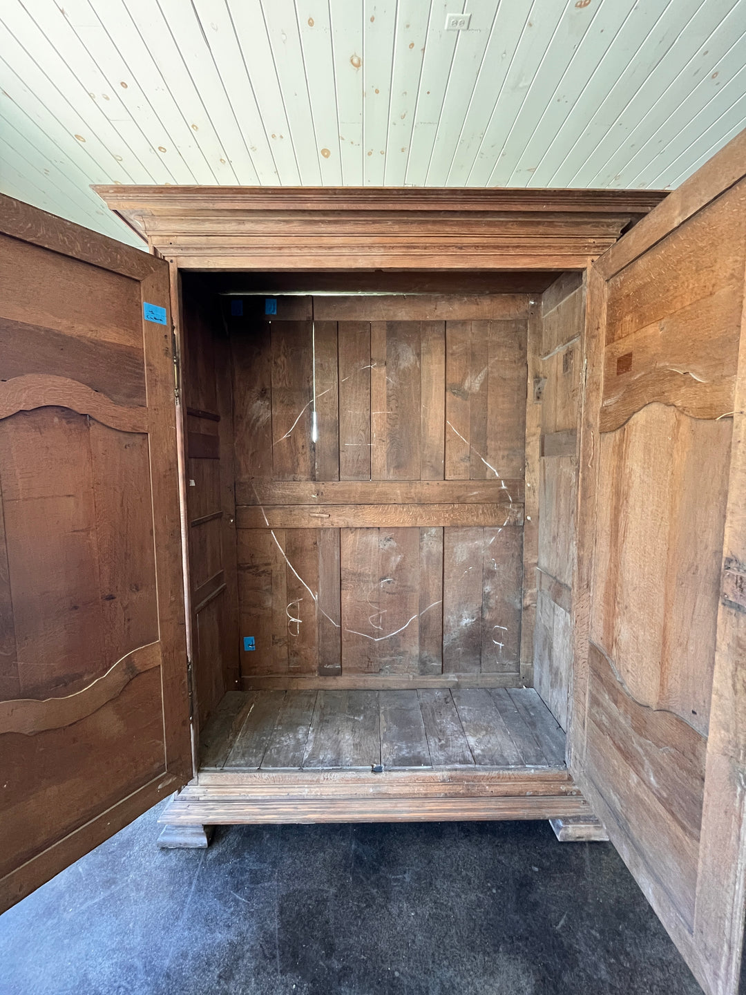 Double Door Oak Wardrobe - Ugo