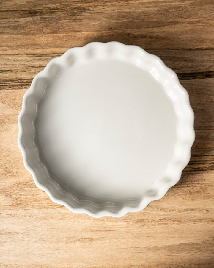 Rounded Stoneware Pie Dish