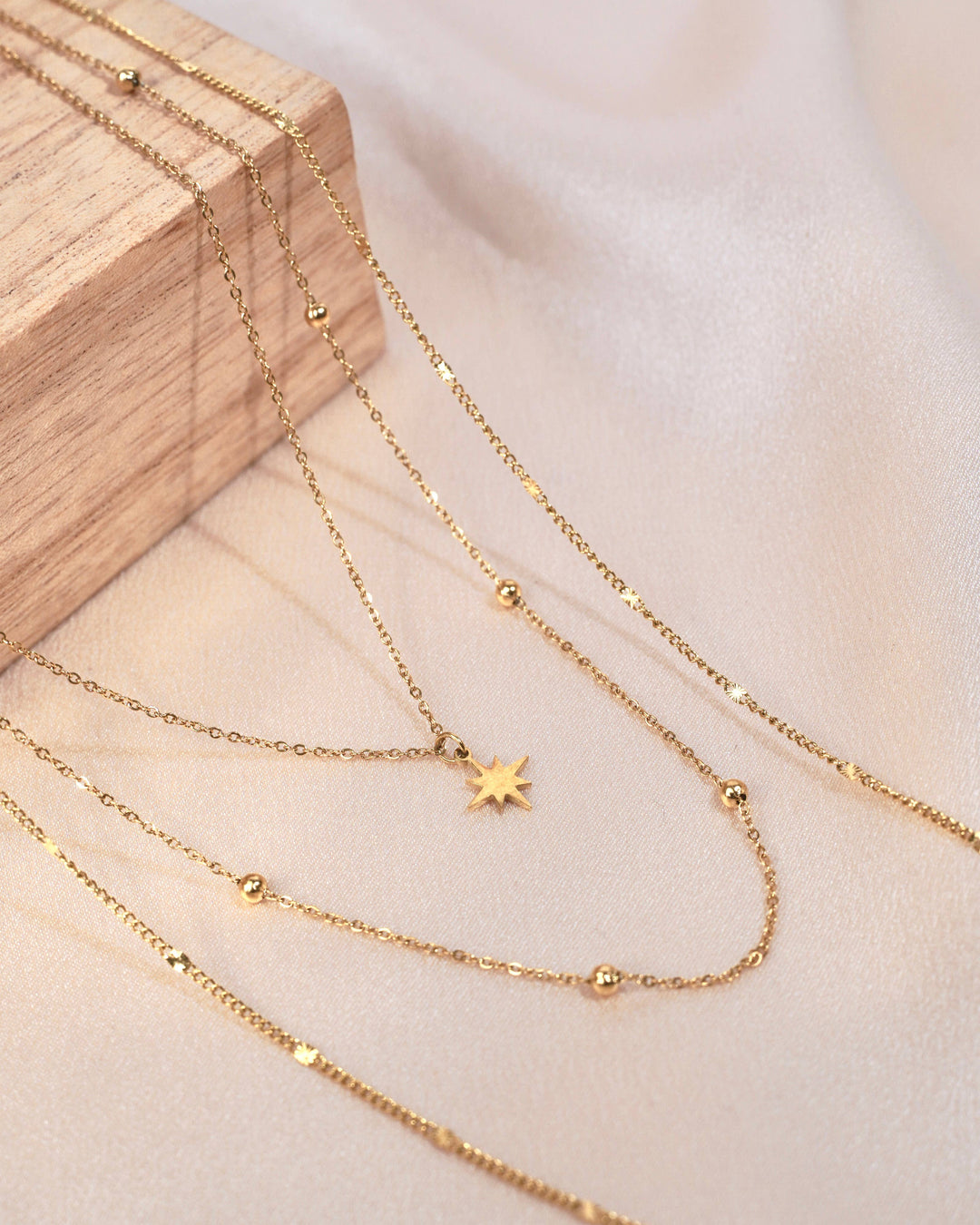 Émilie Triple Row Star Necklace